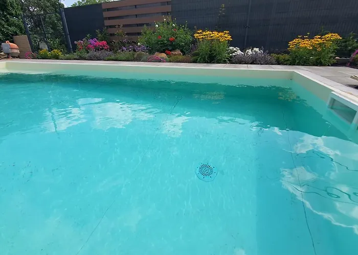 Lakeside Pool House Velence