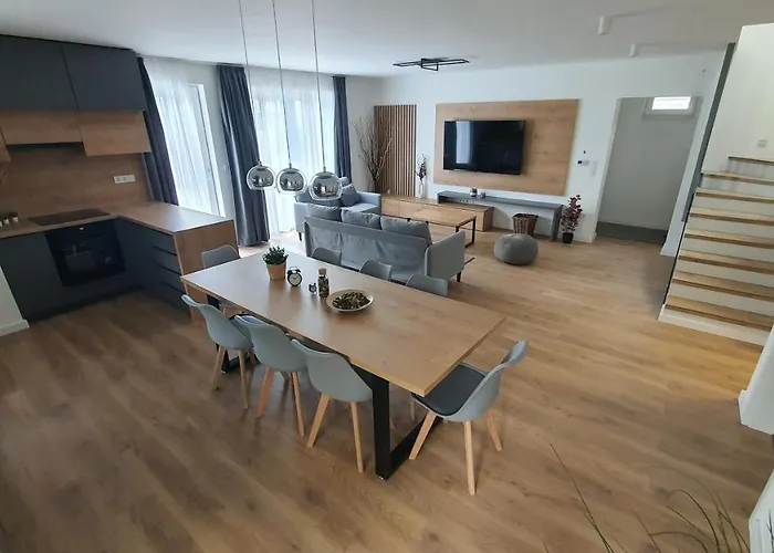 Vakantiehuis Lakeside Pool House *